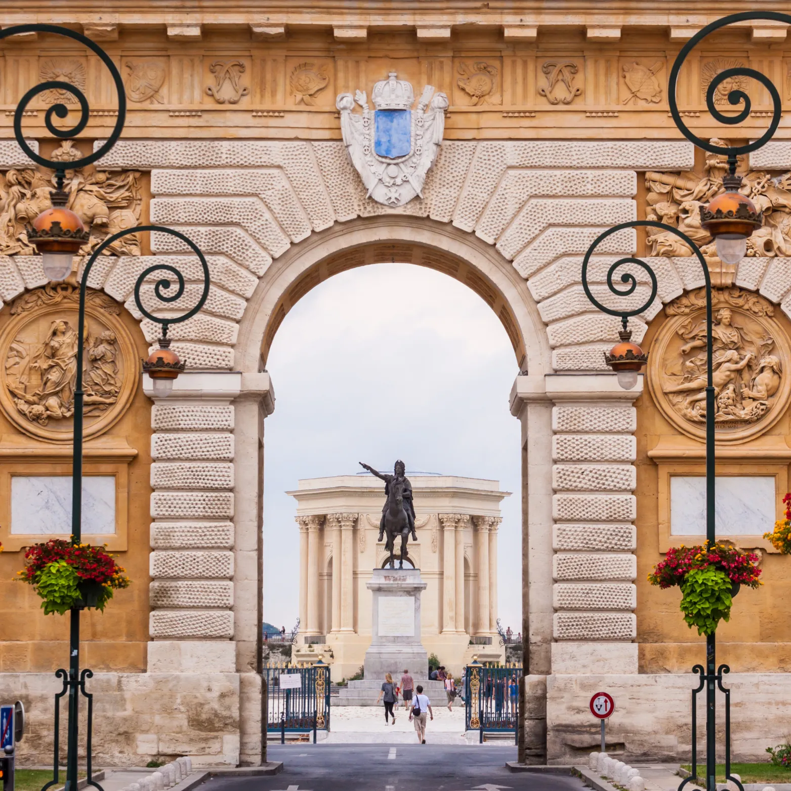 Arc triomphe montpellier conciergerie Prestigium Airbnb